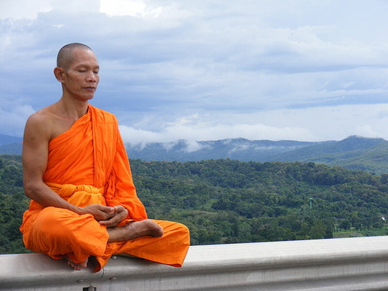 Monah-buddist-Tailand